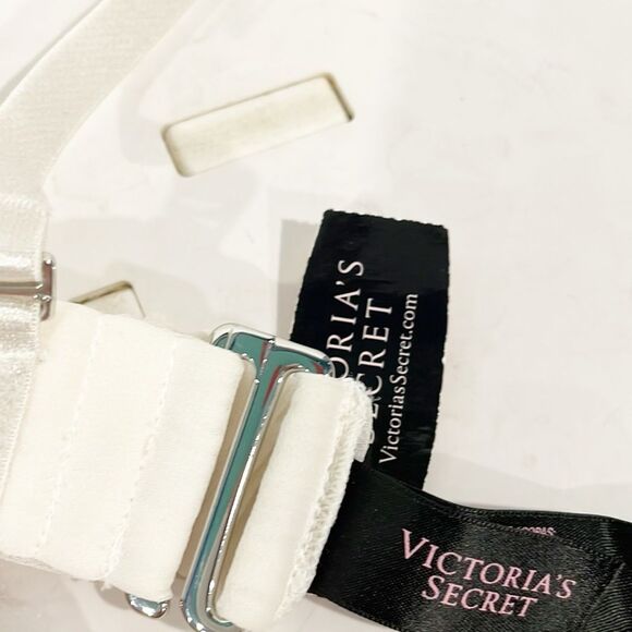 Victoria's Secret Cream Lace Bra - Picture 6 of 7